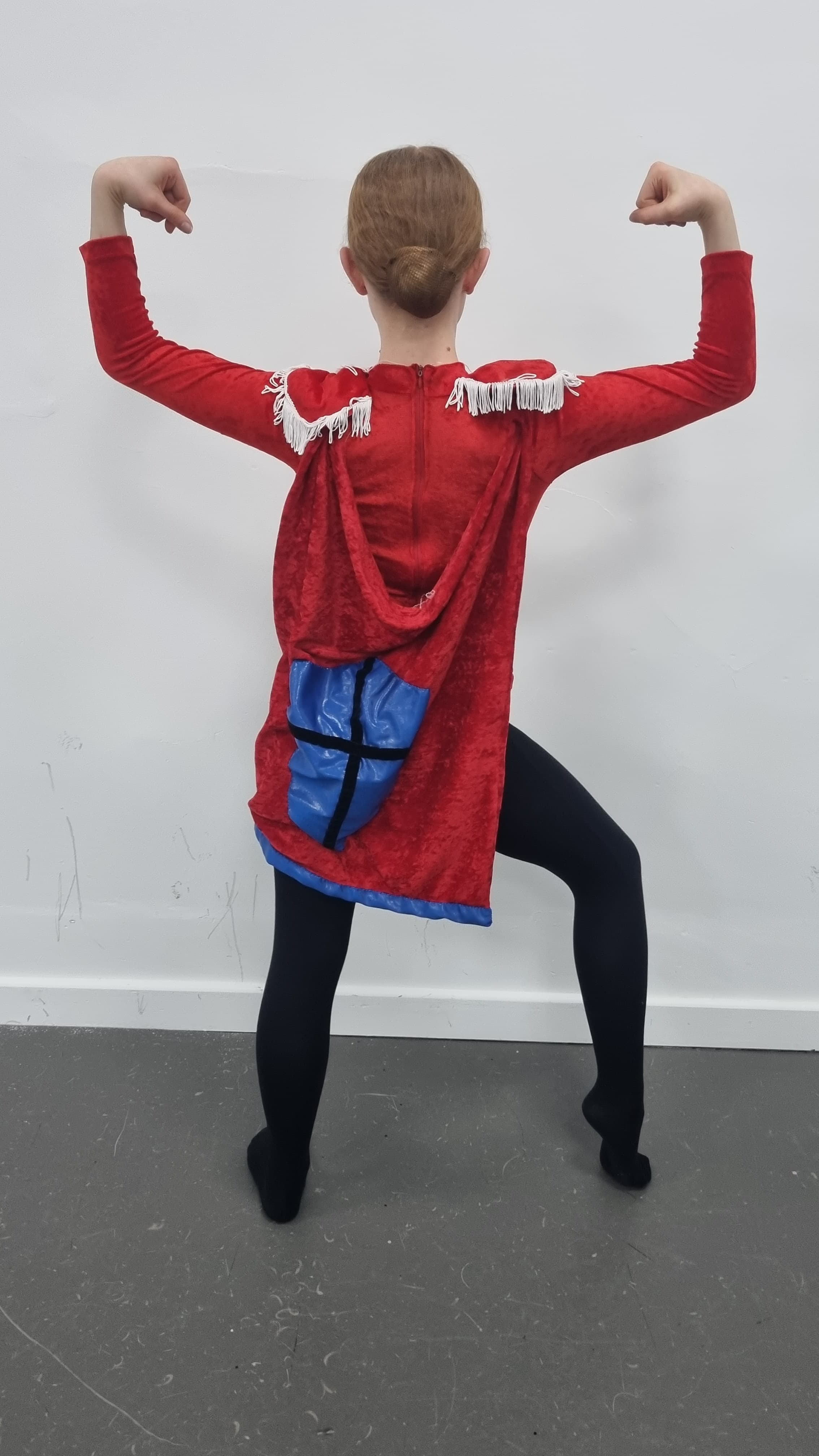 Guards Red Cape thumbnail 2