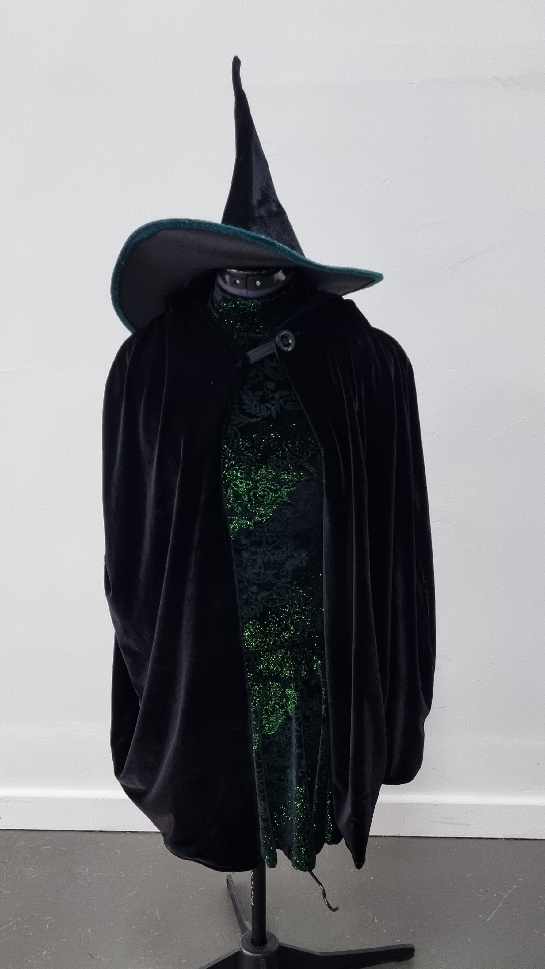 Elphaba Green Glitter Velvet Dress thumbnail 2
